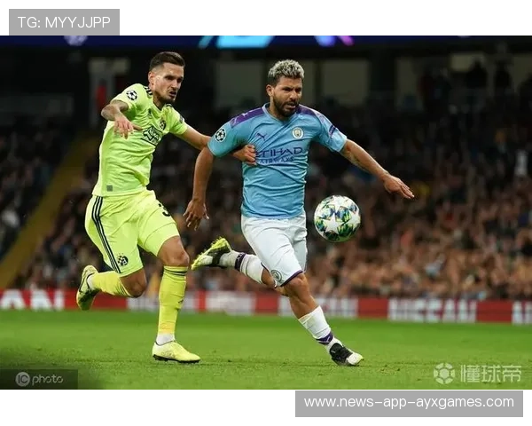 大连社媒话题高涨,球迷自发组织为球队造势 大连社媒话题高涨,球迷自发组织为球队造势