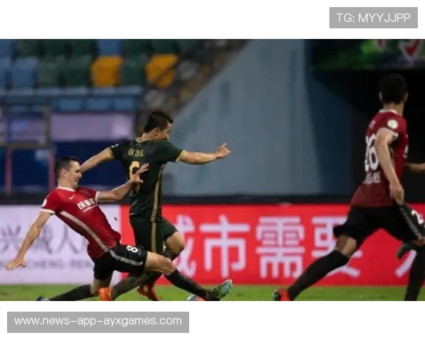 成都蓉城悄然签下五大联赛中场,新赛季阵容野心暴涨 成都蓉城悄然签下五大联赛中场,新赛季阵容野心暴涨