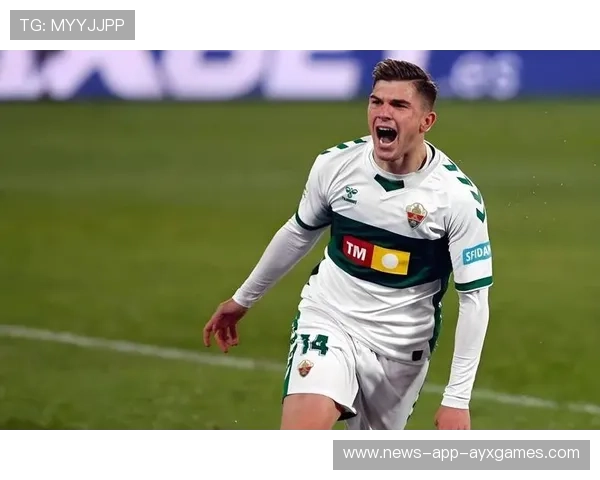 如何应对莱万特边路突破?提高防守技巧,抵挡强敌进攻! 如何应对莱万特边路突破?提高防守技巧,抵挡强敌进攻!