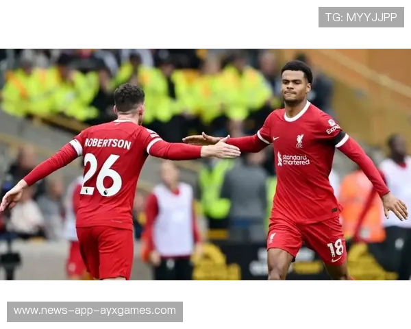 利物浦加克波背身拿球与转身摆脱练习 利物浦加克波背身拿球与转身摆脱练习