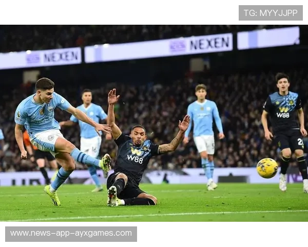 曼城长传转移训练更富效率打造中场攻防新引擎 曼城长传转移训练更富效率打造中场攻防新引擎